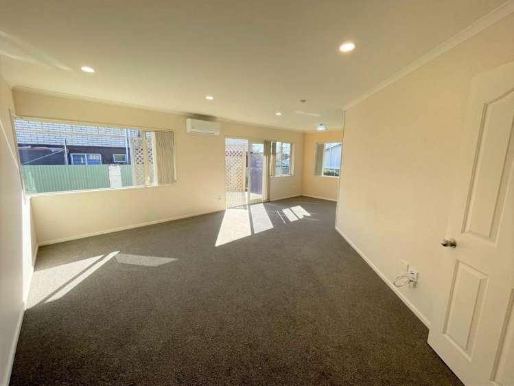 332a Devon Street West 10844_4