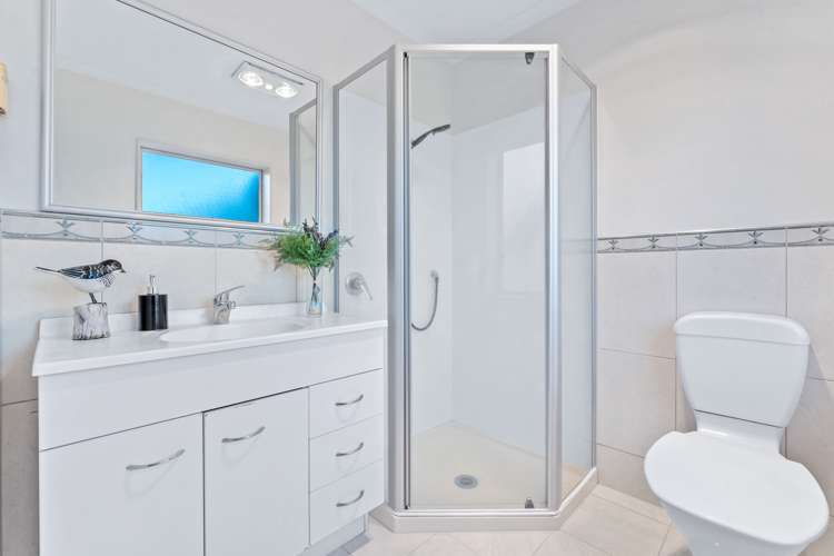 5 Kestev Drive Flat Bush_15