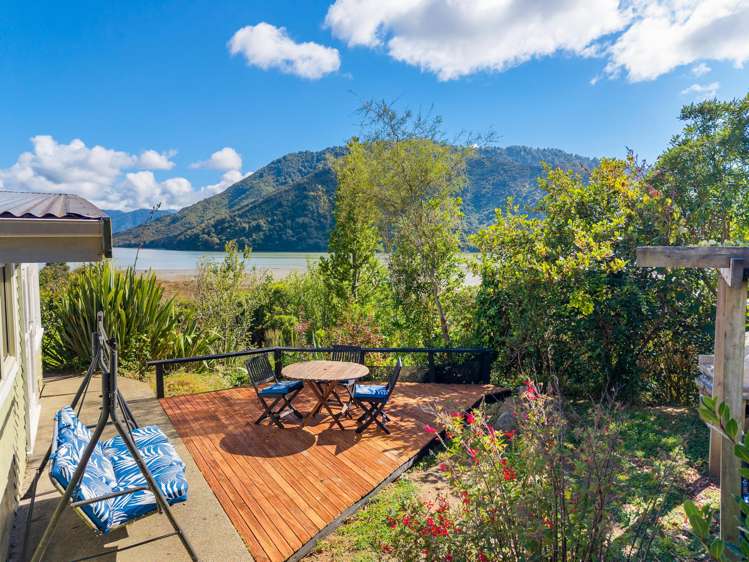 948 Queen Charlotte Drive Linkwater_37
