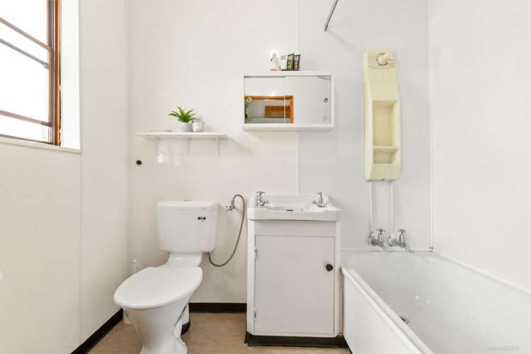 7/4 Ashby Place Pukekohe_6