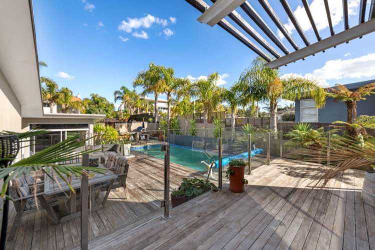 8 Intrepid Crescent Beachlands_12