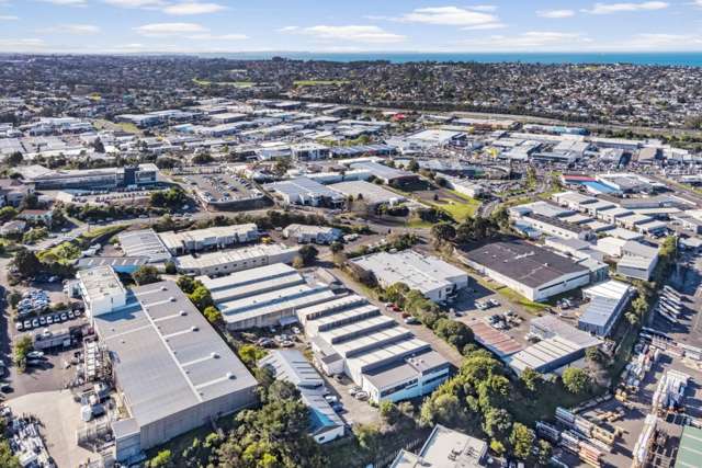 Unit A, 57 View Road Wairau Valley_4