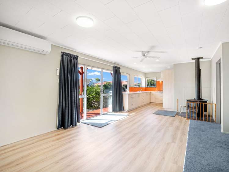 10 Taonui Street Waitarere Beach_11