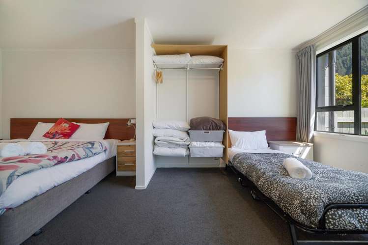 66A and 66B Robins Road Queenstown_17