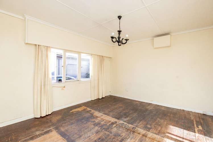 9 Front Miranda Road Waitakaruru_8