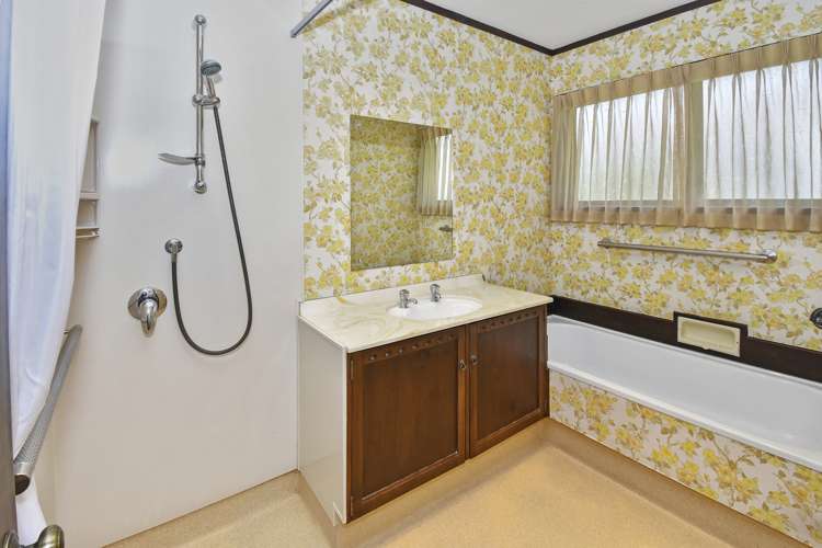 28 Diorella Drive Clover Park_9