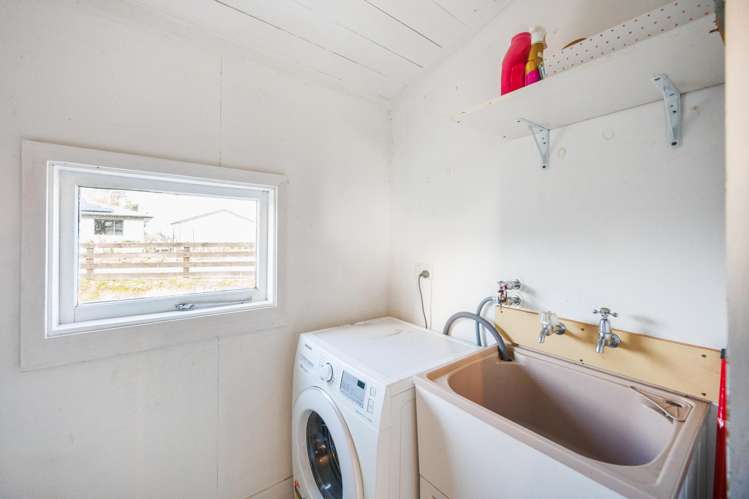 8 Knorp Street Halcombe_13