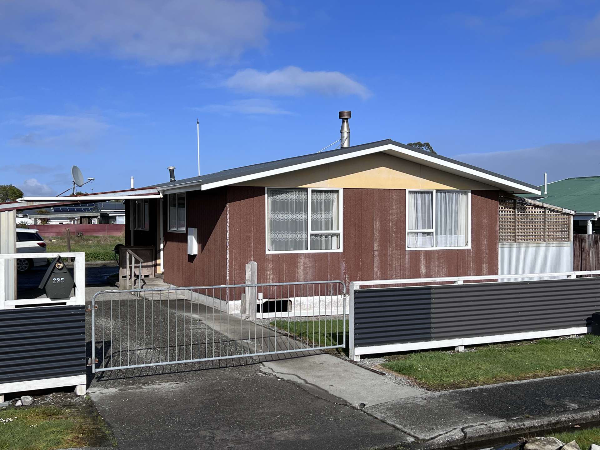 225 Stafford Street Hokitika_0