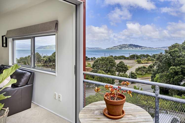 14/2 Onslow Road Khandallah_2