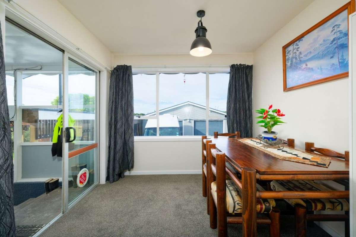 73 Churchill Street_3