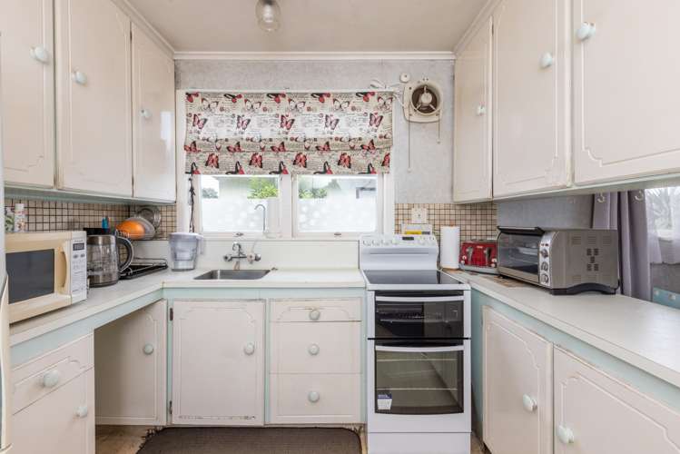 27 Wyatt Avenue Onekawa_3