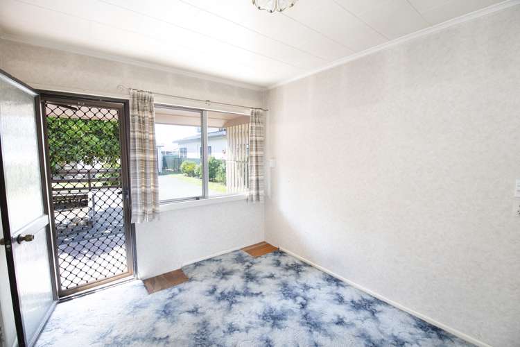 301 Kennedy Road Onekawa_10