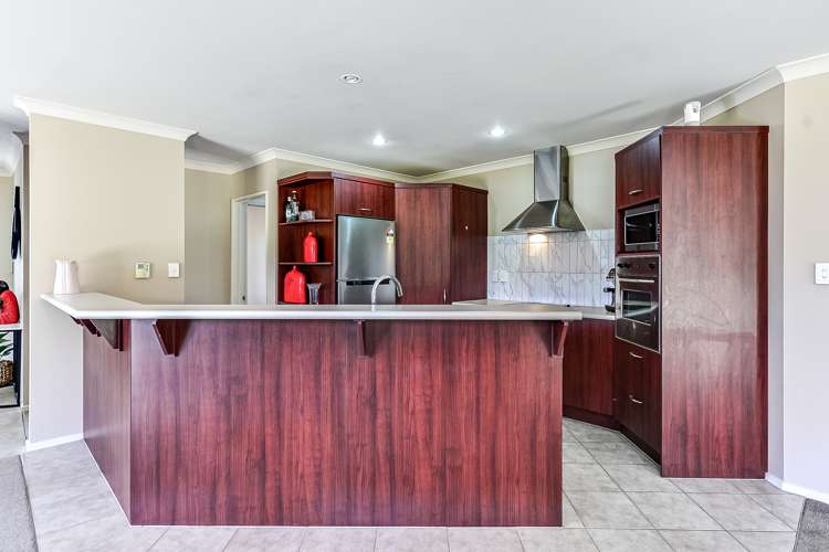 90 Farnborough Drive Grandview Heights_21