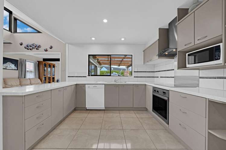 49 Kurnell Drive Botany Downs_21