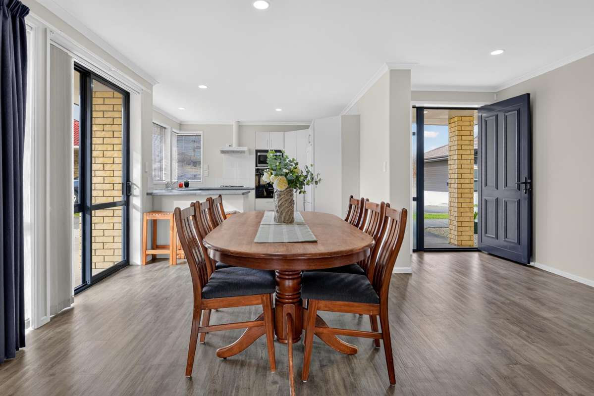 7 Kingroyal Lane_4