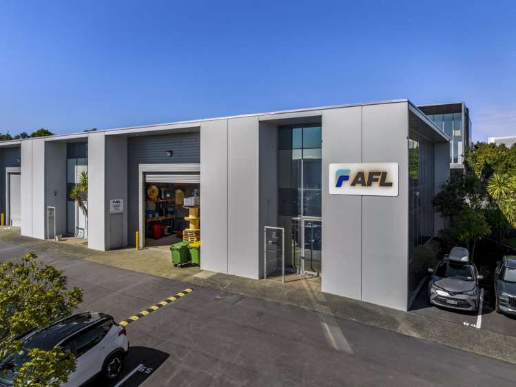 8/11 Orbit Drive Albany_2