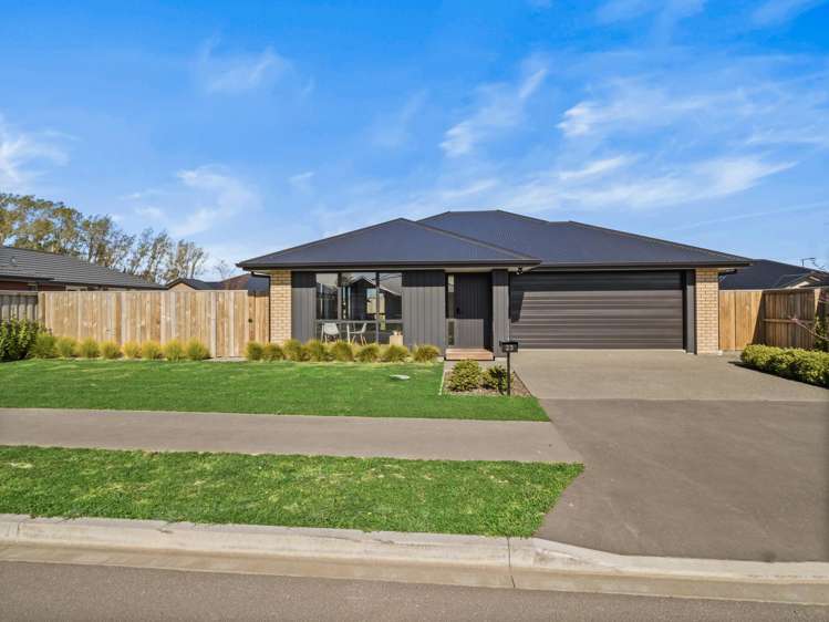23 Strowan Avenue Elgin_18
