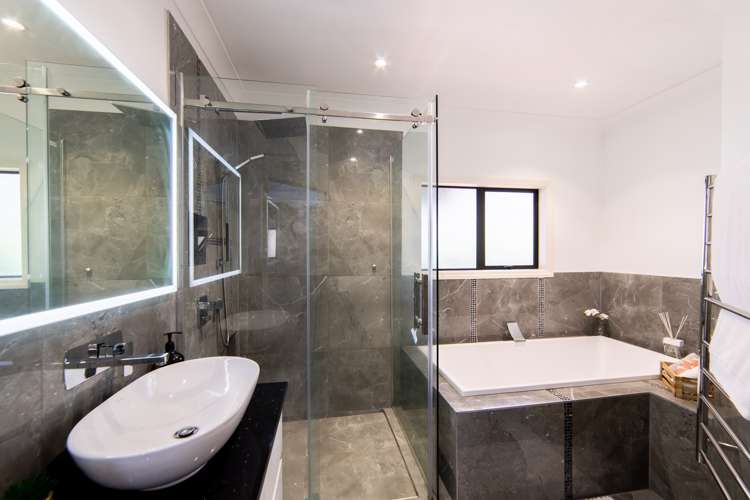 55 Waldorf Crescent Orewa_23