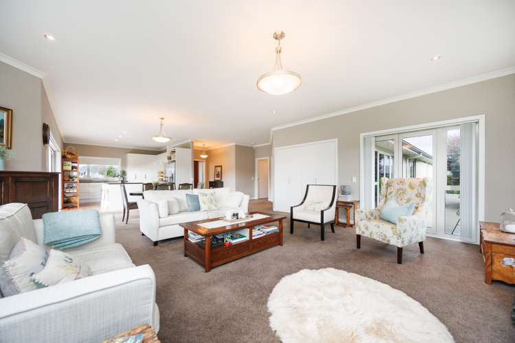 65 Reid Line West Feilding_16