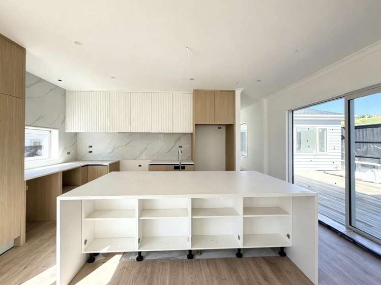 75 Parish Drive_4