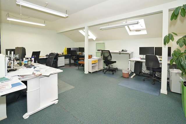 7 Hardley Street Hamilton Central_2