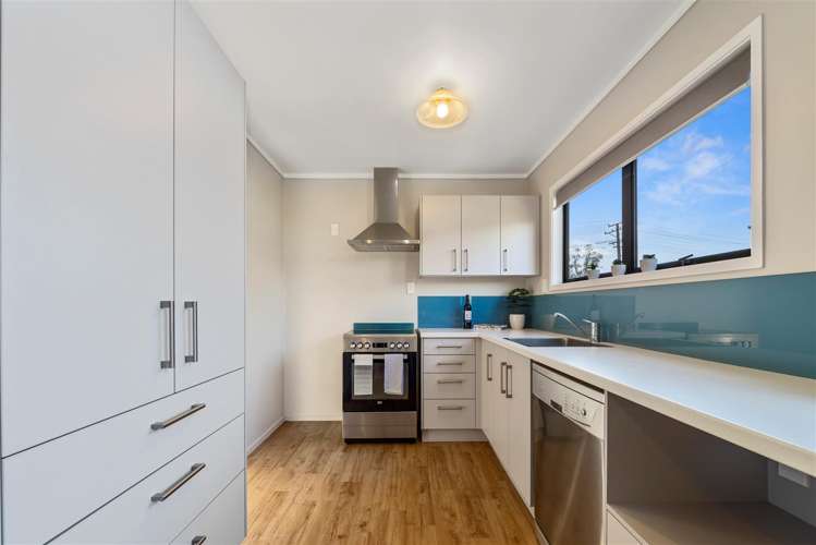 10 Chaucer Place Owhata_7