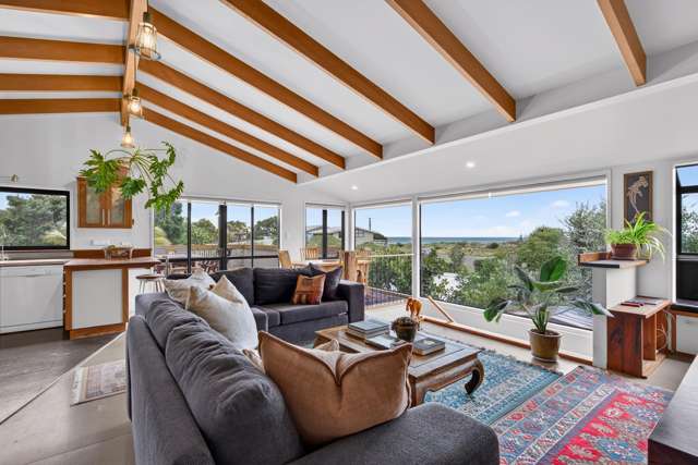 2 Quentin Place, Mahanga Mahia Peninsula_1