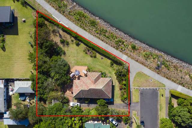 10 Riki Road Point England_1