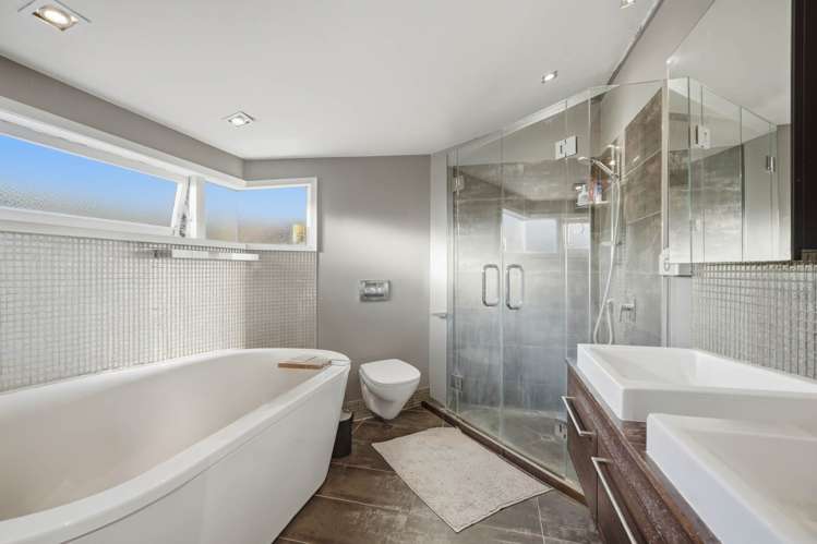 1 Churchill Road Murrays Bay_28