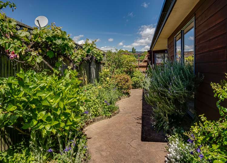 3 Highgrove Way The Wood_11