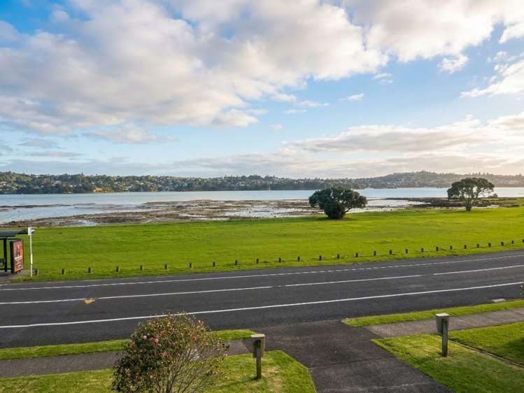 74 Kiwi Esplanade Mangere Bridge_10