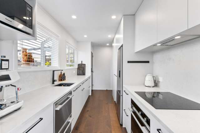 17 Ridgemount Rise Mangere Bridge_3
