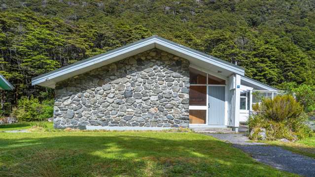 71 School Terrace Arthur's Pass_3