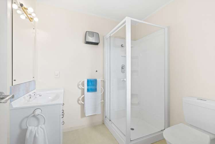 36 Cranbrook Grove Waikanae_12