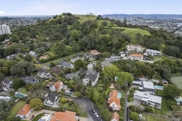 11 Castle Drive Epsom_8