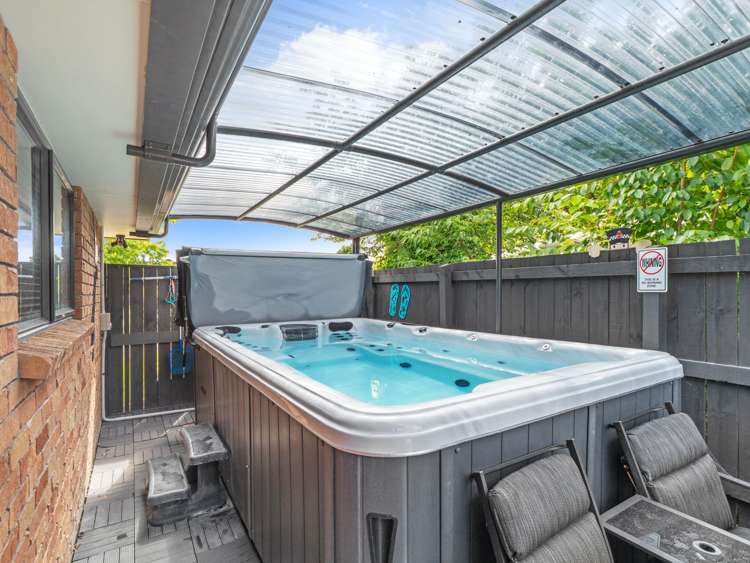 6 Stonebridge Park Drive Holdens Bay_26