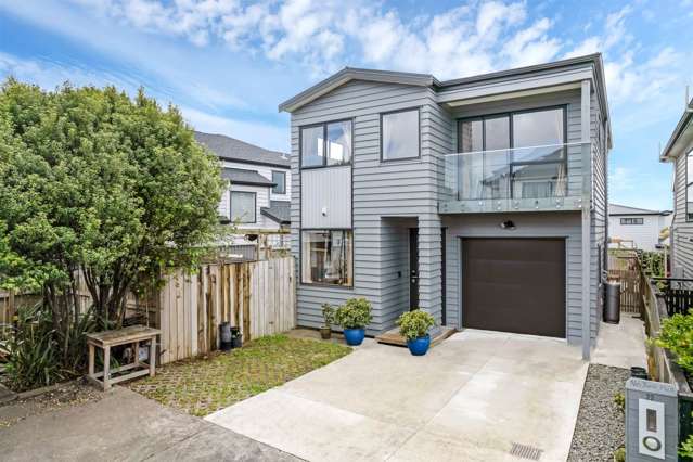 Charming Family Home in Desirable Hobsonville