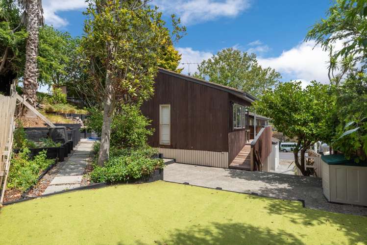 22 Surville Place Mairangi Bay_26