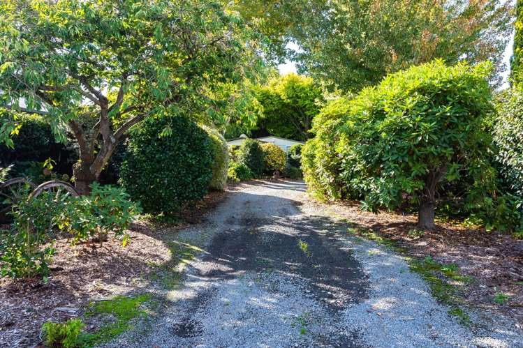 716 Harewood Road Harewood_10