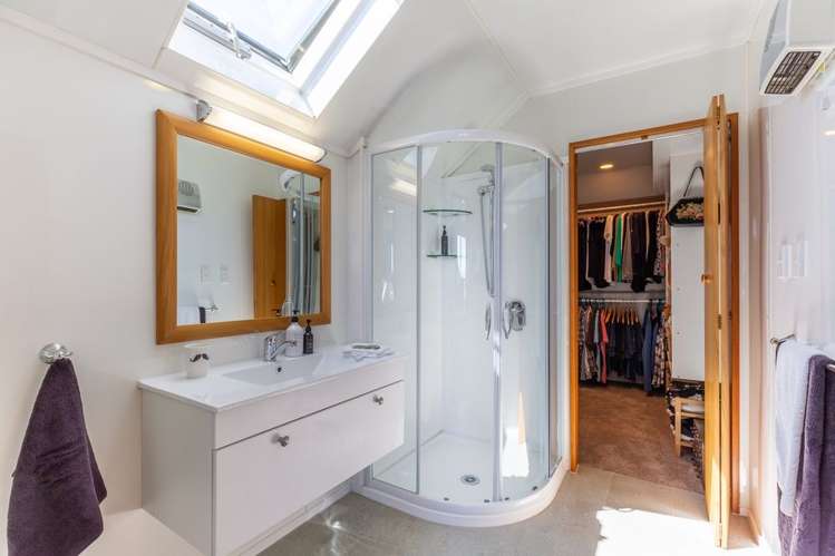 34 Olympus Way Richmond_7