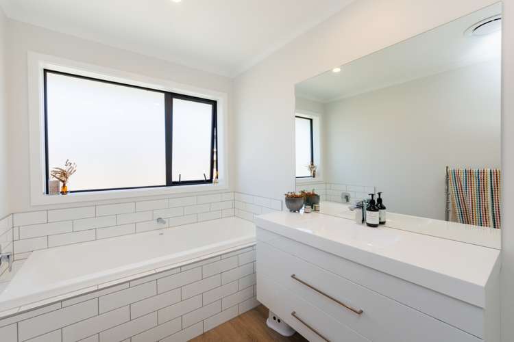 50 Atlantic Drive Fitzherbert_19