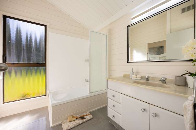 49 Polkinghorne Drive Manly_21