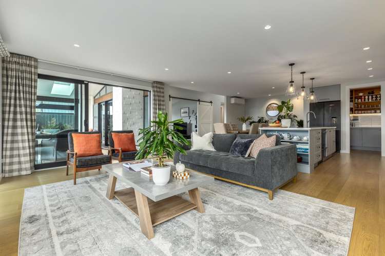 14 Rotorua Grove Aotea_13