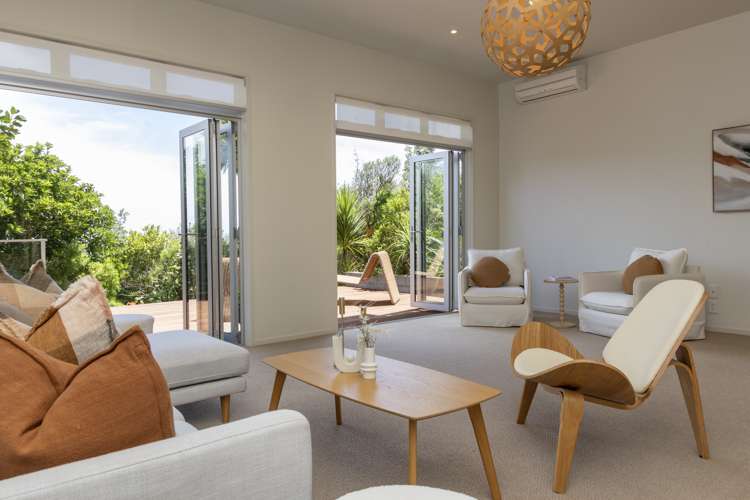 69 Piha Road Piha_15