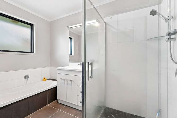 3 Michel Colombon Close Maunu_15