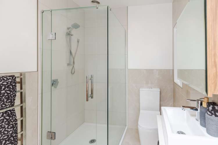 2/14 Hammond Street Hamilton Central_24