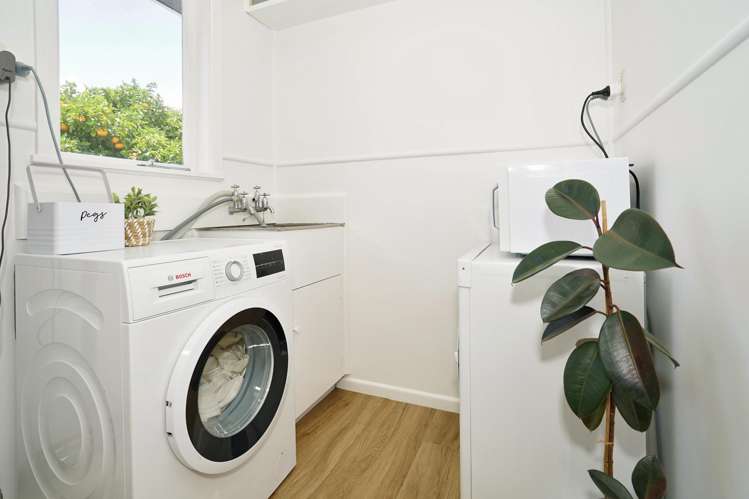 32 Resthill Crescent Glenview_13