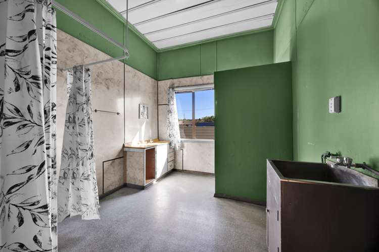 19 Portland Quay Patea_14