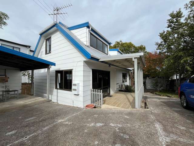 Private and Peaceful in Pakuranga - 4 bedrooms