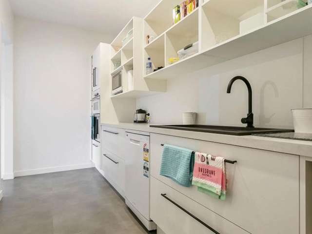 5 Alan Livingston Drive 11373_4